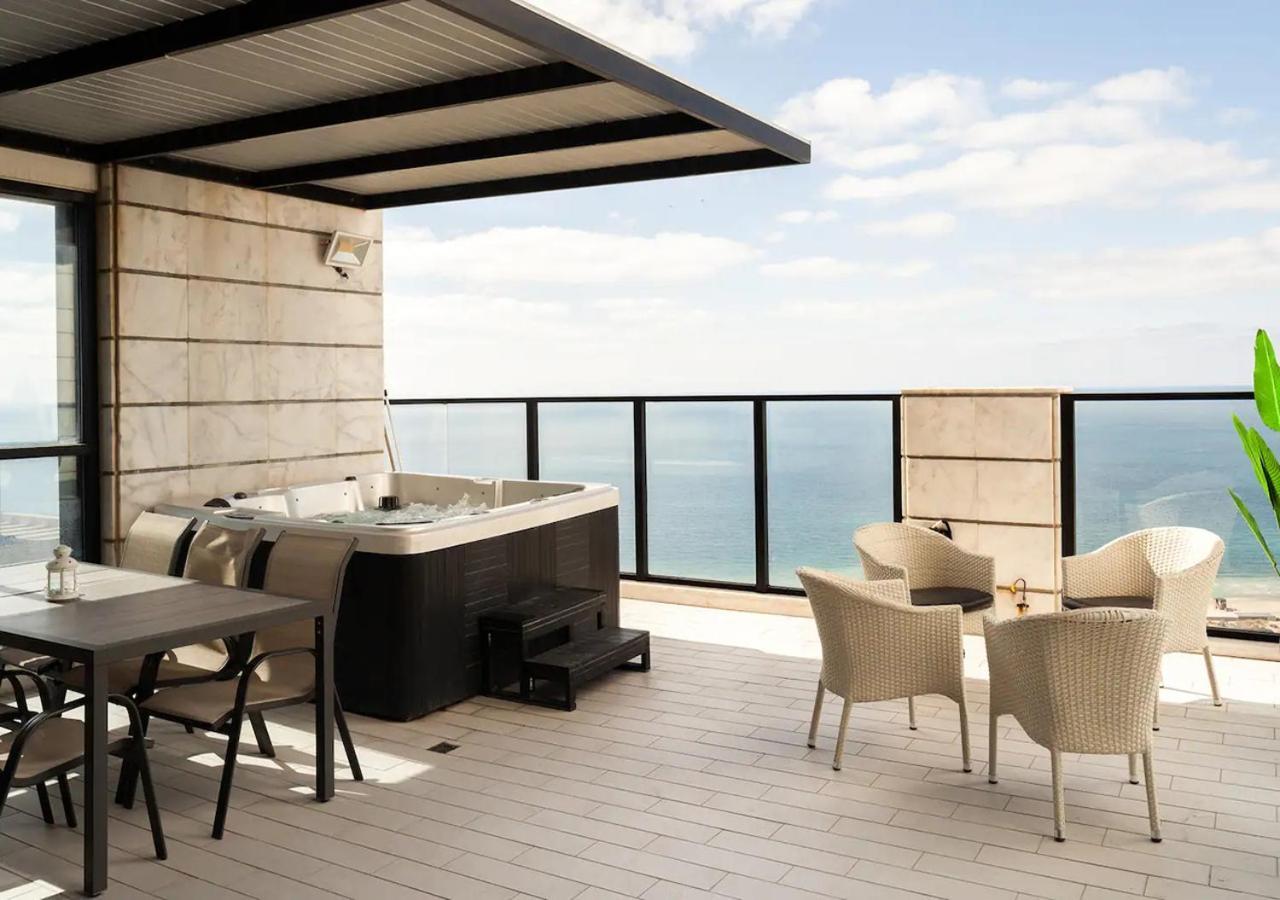 Oַ&O Group- Luxury Penthouse Jacuzzi Sea 36 Floor Apartman Bat Jám Kültér fotó